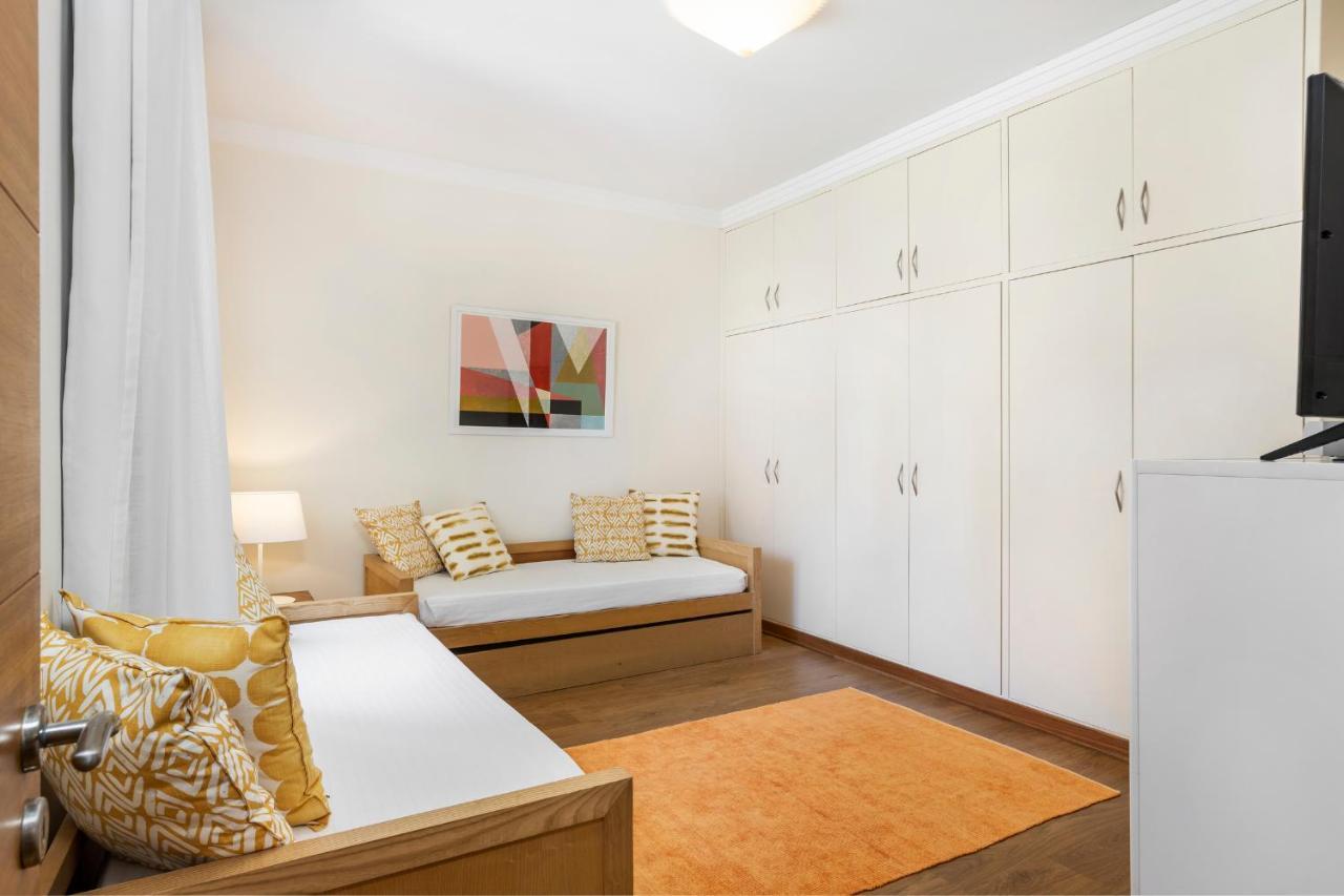 Six-Bedroom Villa,1107773655:JPEG